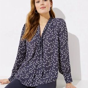 Gray with white pattern long sleeve blouse from LOFT. Size XS